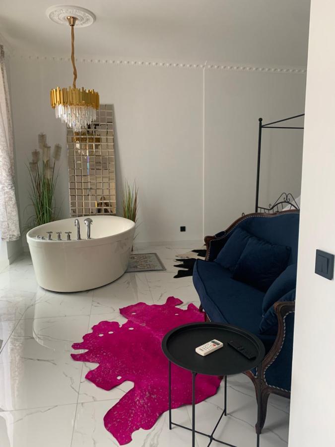 Tiltu 5 Jacuzzi Apartment ไคลเพดา ภายนอก รูปภาพ